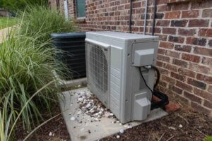 Outdoor AC Unit Maintenance Tips